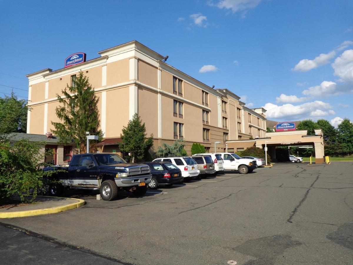 Howard Johnson By Wyndham Сафферн Экстерьер фото